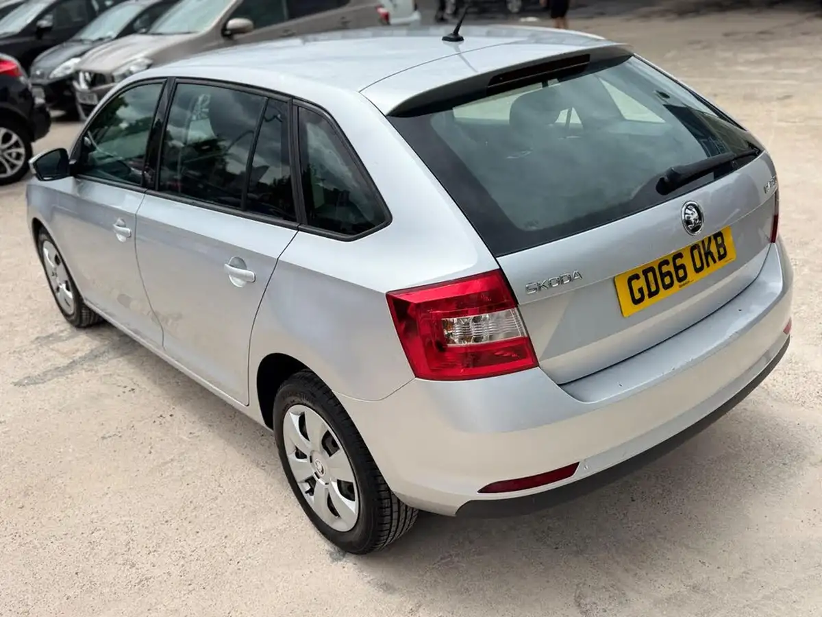 2016-skoda-rapid-spaceback-14tdi-s-big-22