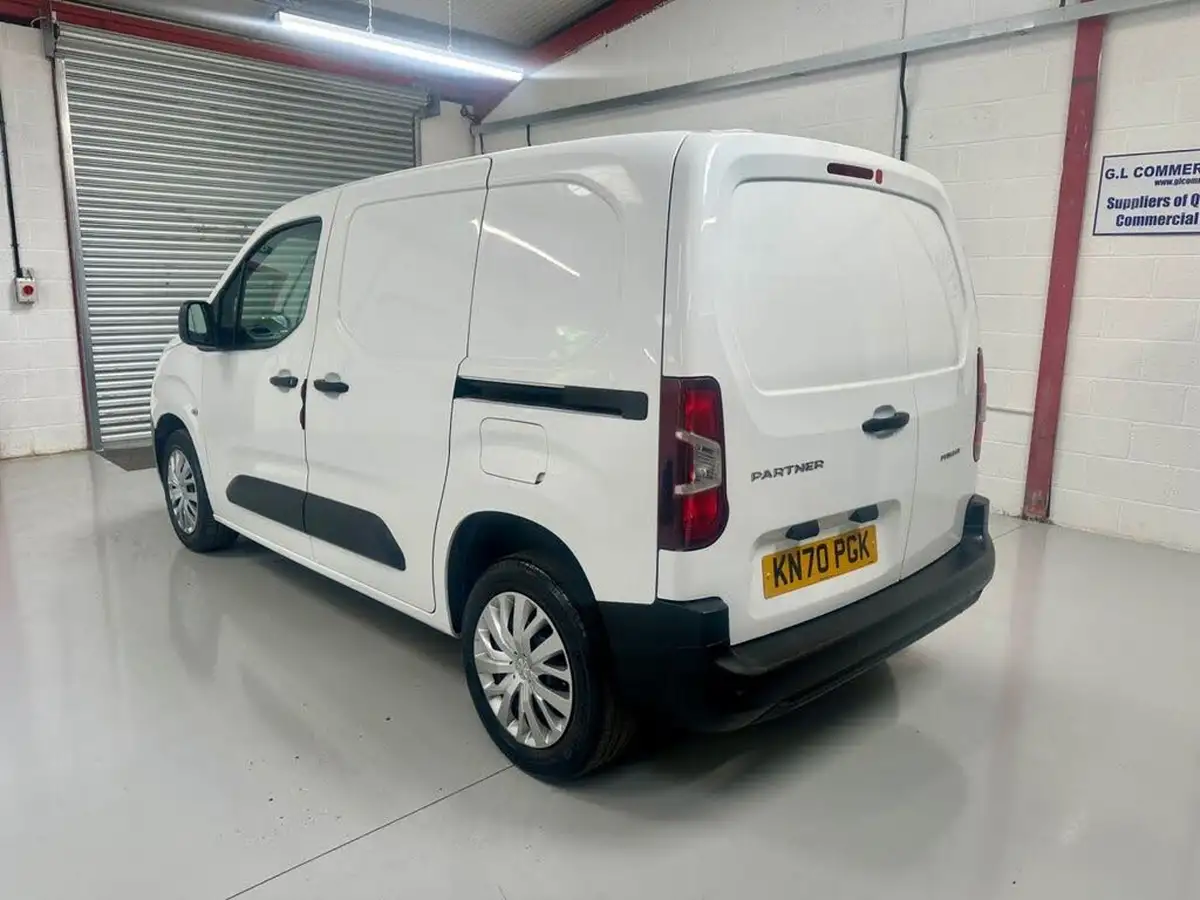 2020-peugeot-partner-15-bluehdi-1000-professional-100ps-eu6dt-panel-big-3
