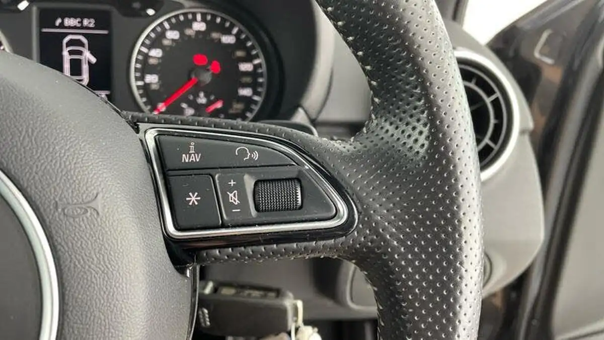 2015-audi-a1-14-s-line-150ps-cod-ss-sportback-5d-1395cc-tronic-big-20