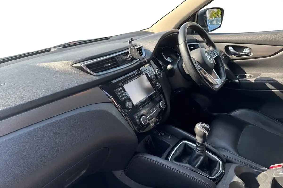2017-nissan-qashqai-16-dig-t-tekna-big-10