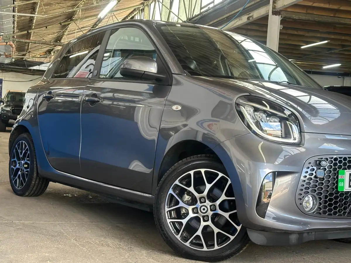 2021-smart-forfour-eq-exclusive-big-21