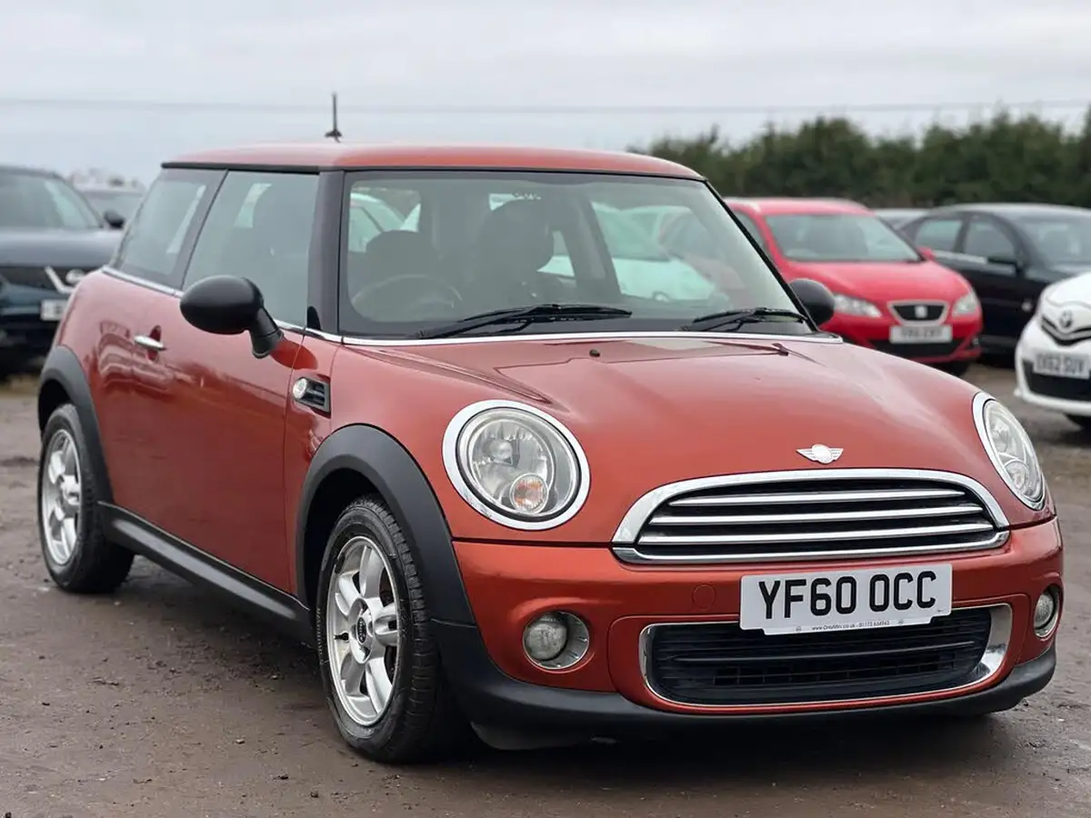 2010-mini-cooper-16-one-98bhp-hatchback-3d-big-1