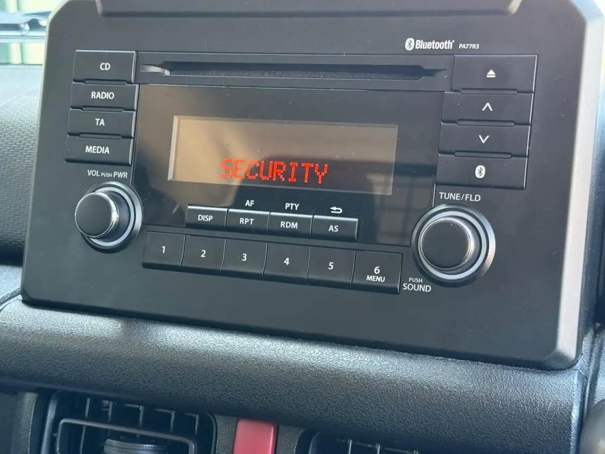 2022-suzuki-jimny-15-light-commercial-allgrip-big-16