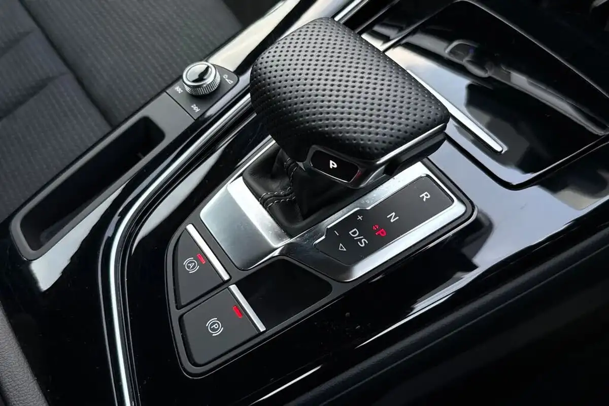 2024-audi-a4-avant-20-35-tfsi-black-edition-big-22
