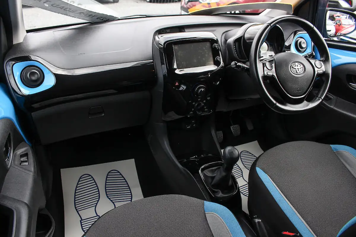 2015-toyota-aygo-10-vvt-i-x-cite-2-68bhp-x-tra-convenience-5d-big-19