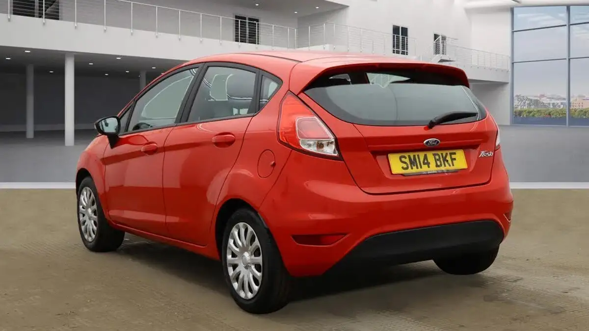 2014-ford-fiesta-125-style-60ps-5d-big-1