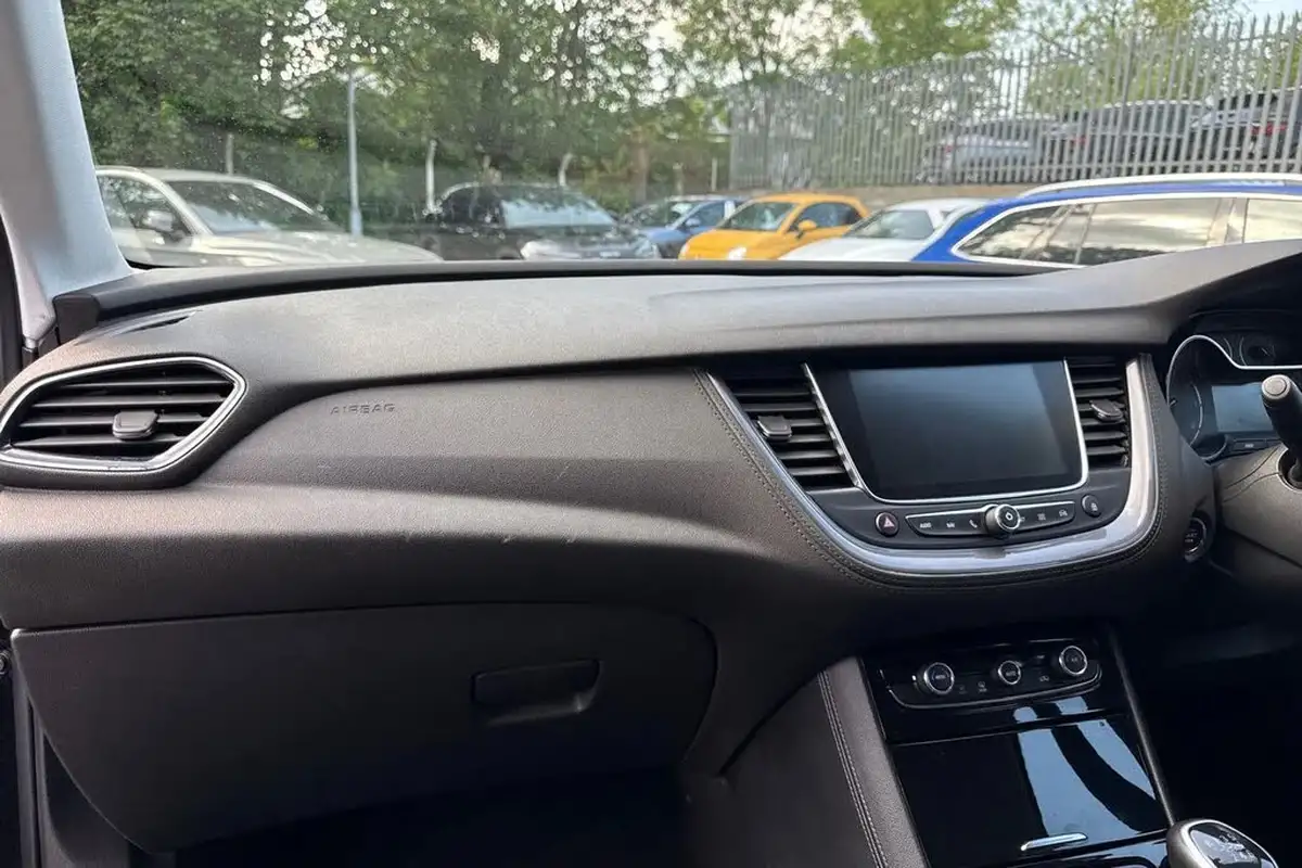 2021-vauxhall-grandland-x-12-griffin-big-13