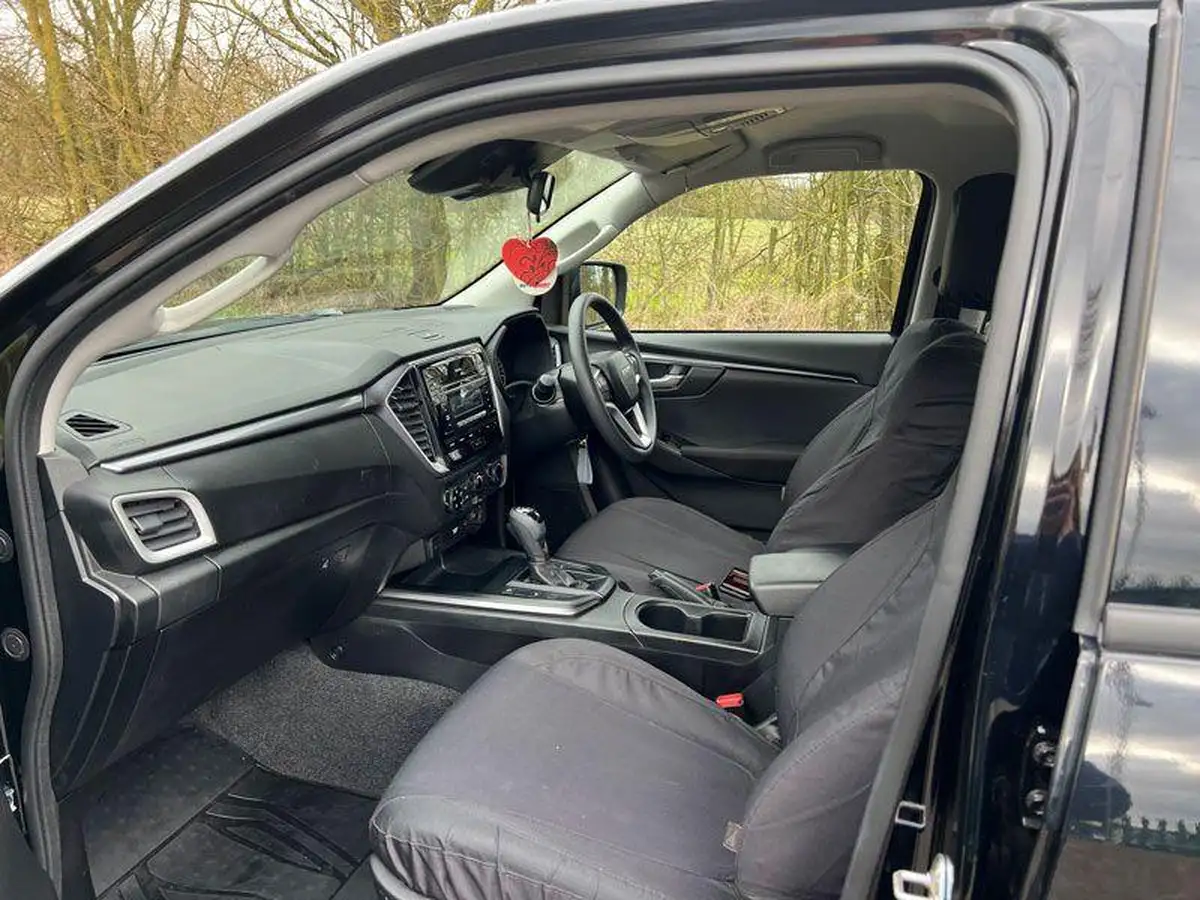2024-isuzu-d-max-19td-dl20-double-auto-big-10