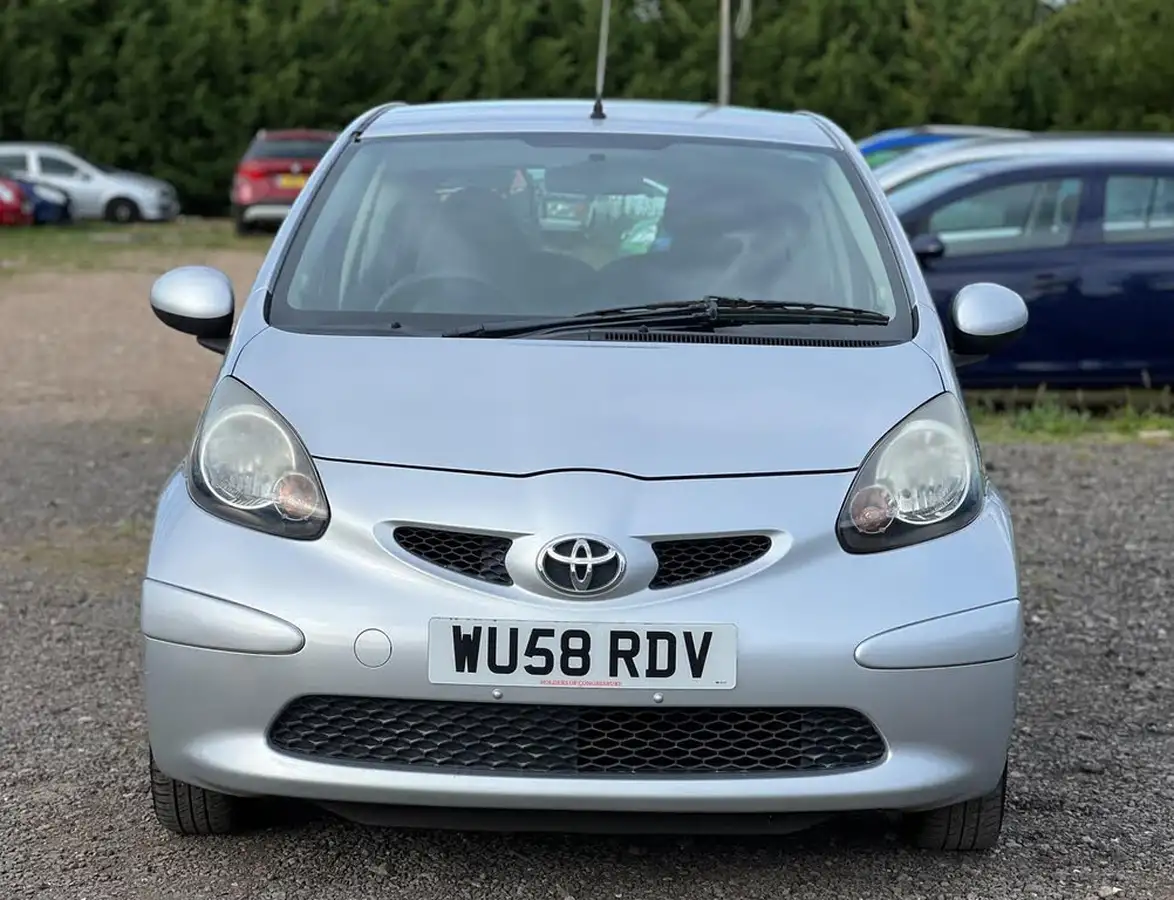 2008-toyota-aygo-10-platinum-3d-big-3