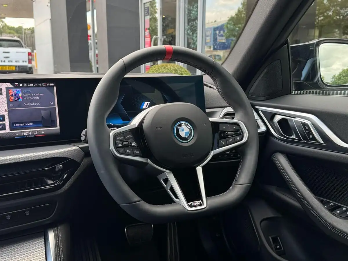 2025-bmw-i4-e-m50-big-19