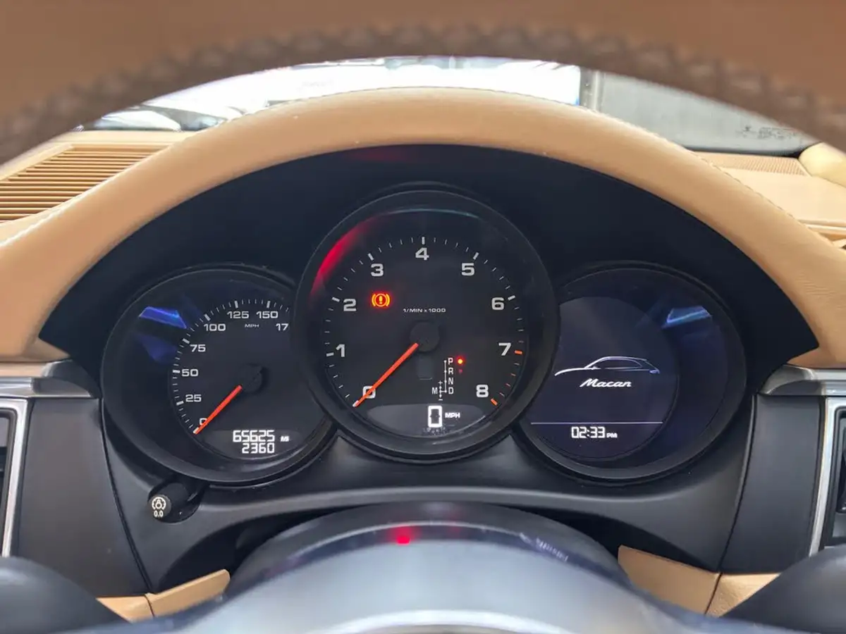 2016-porsche-macan-20-big-40