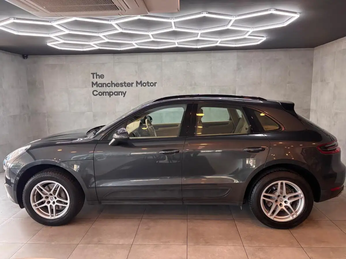 2016-porsche-macan-20-big-16