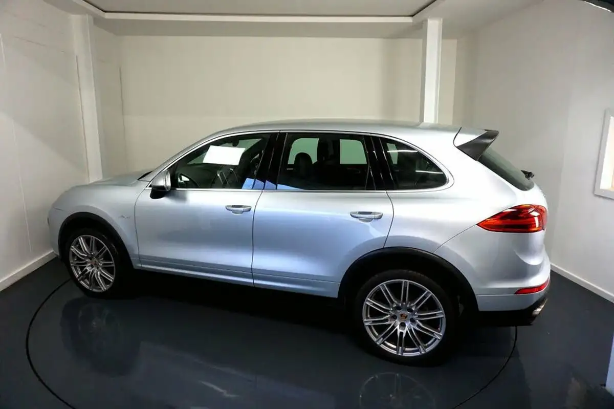 2014-porsche-cayenne-30td-big-4