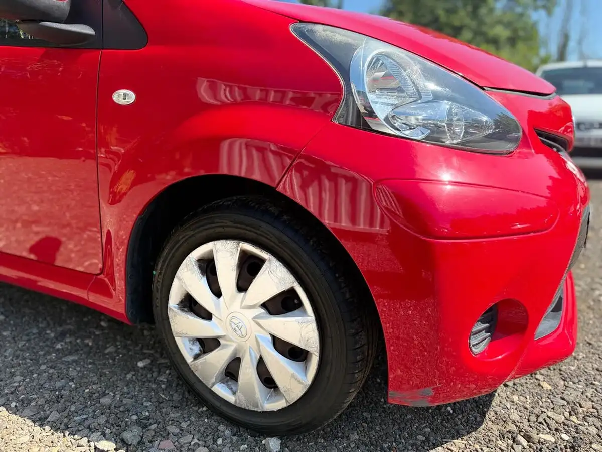 2014-toyota-aygo-10-move-5d-big-11