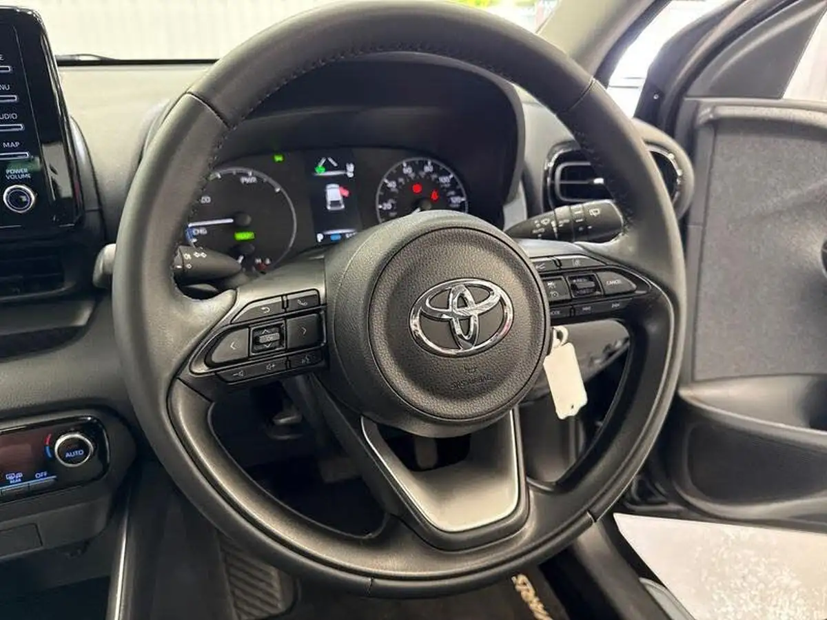 2021-toyota-yaris-15-vvt-i-icon-114bhp-hybrid-1490cc-e-cvt-big-17