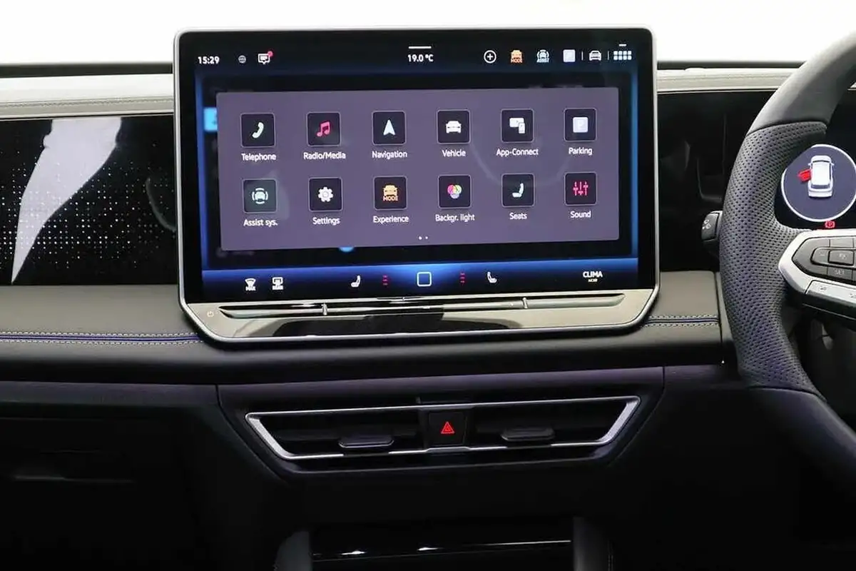 2025-volkswagen-tiguan-20tdi-r-line-big-12