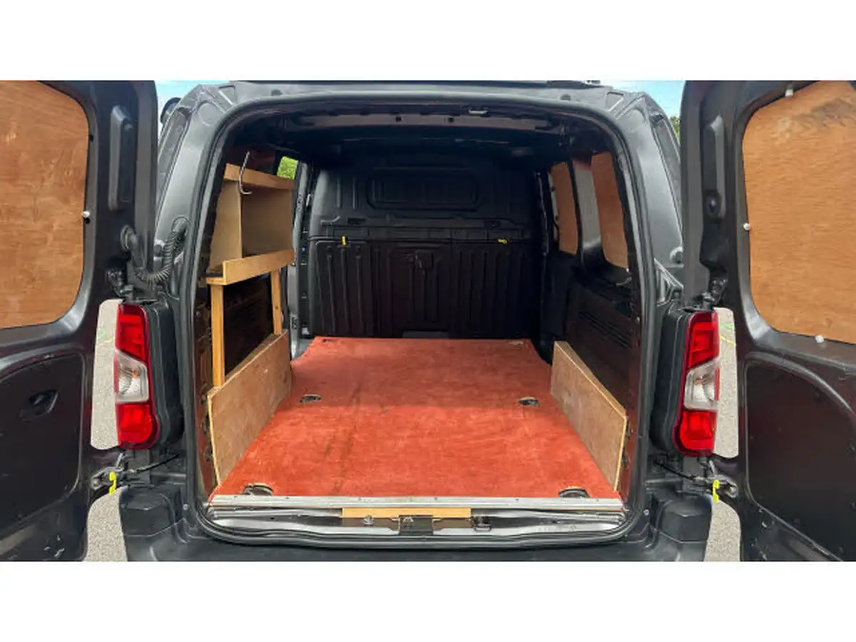 2019-peugeot-partner-16bluehdi-950-professional-big-11