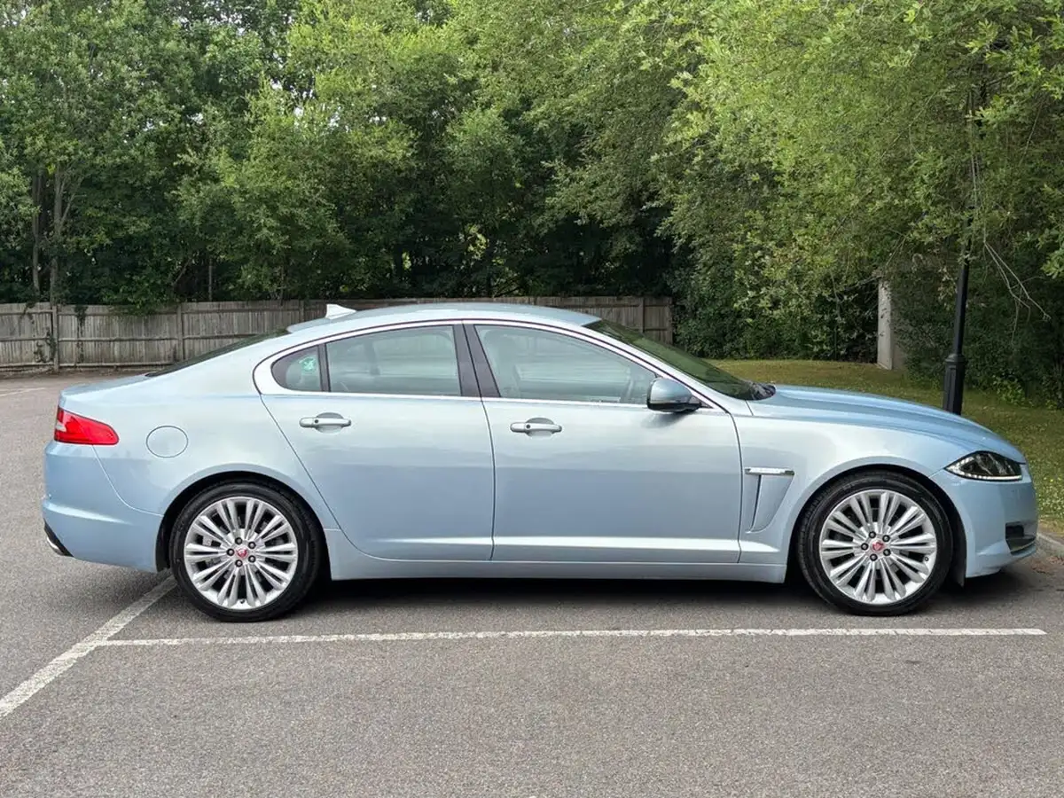 2014-jaguar-xf-30td-portfolio-saloon-4d-big-15