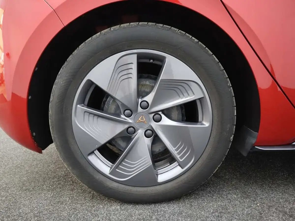 2024-cupra-born-e-v1-204ps-58kwh-big-6