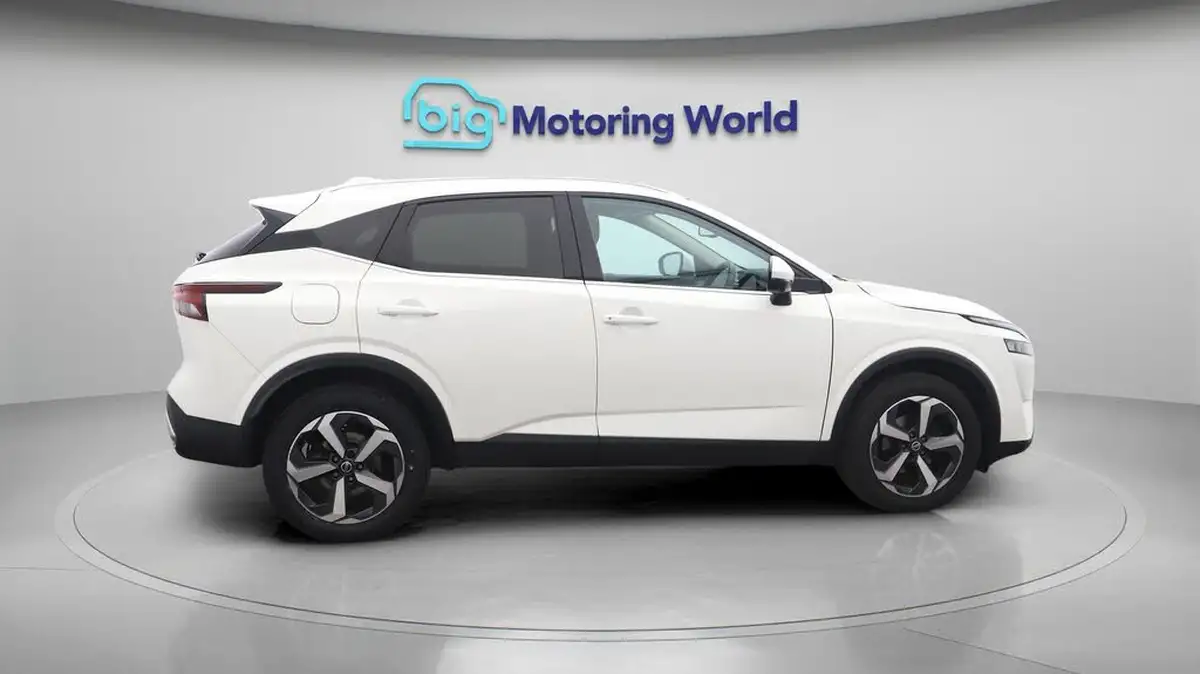 2022-nissan-qashqai-13-dig-t-n-connecta-140ps-big-8