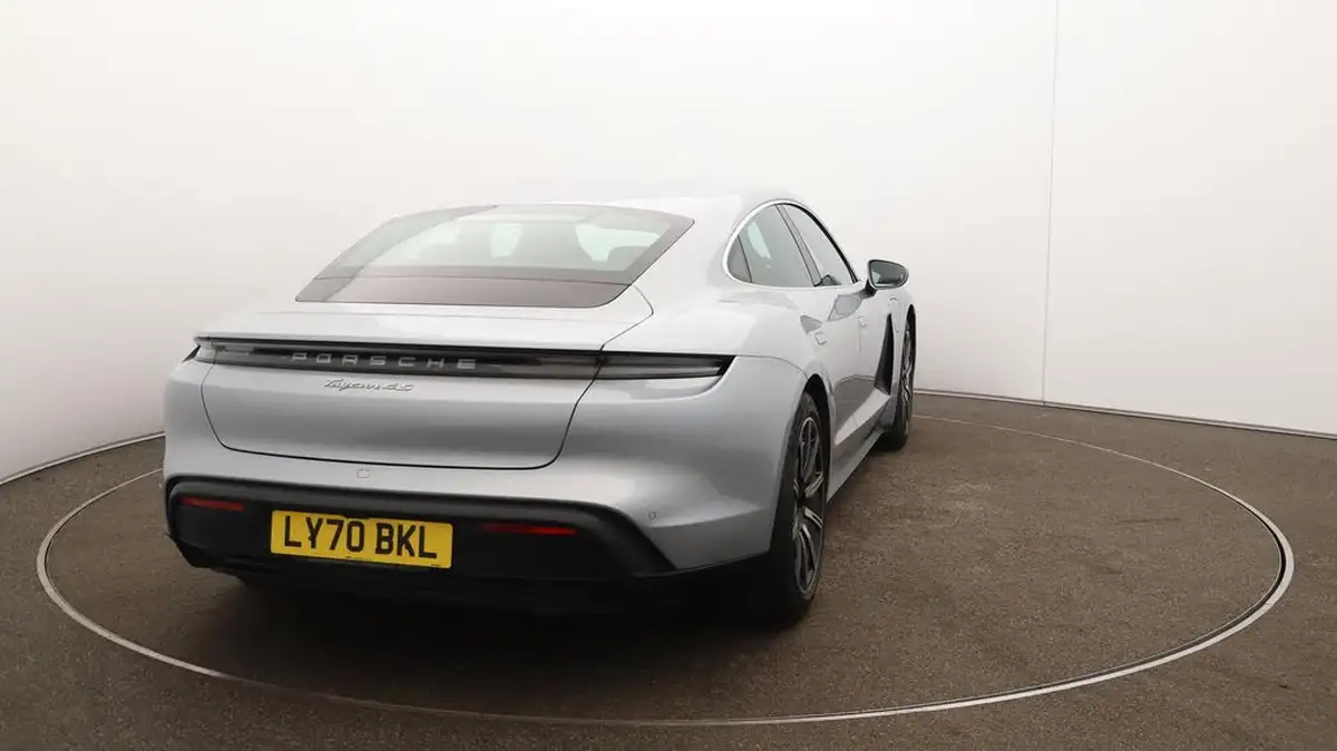 2020-porsche-taycan-e-4s-530ps-big-58