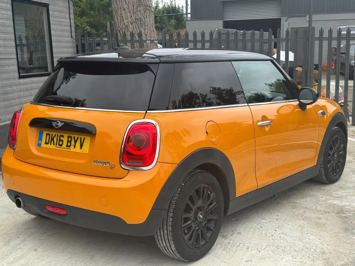 2016-mini-cooper-15td-cooper-d-ss-hatchback-3d-big-5