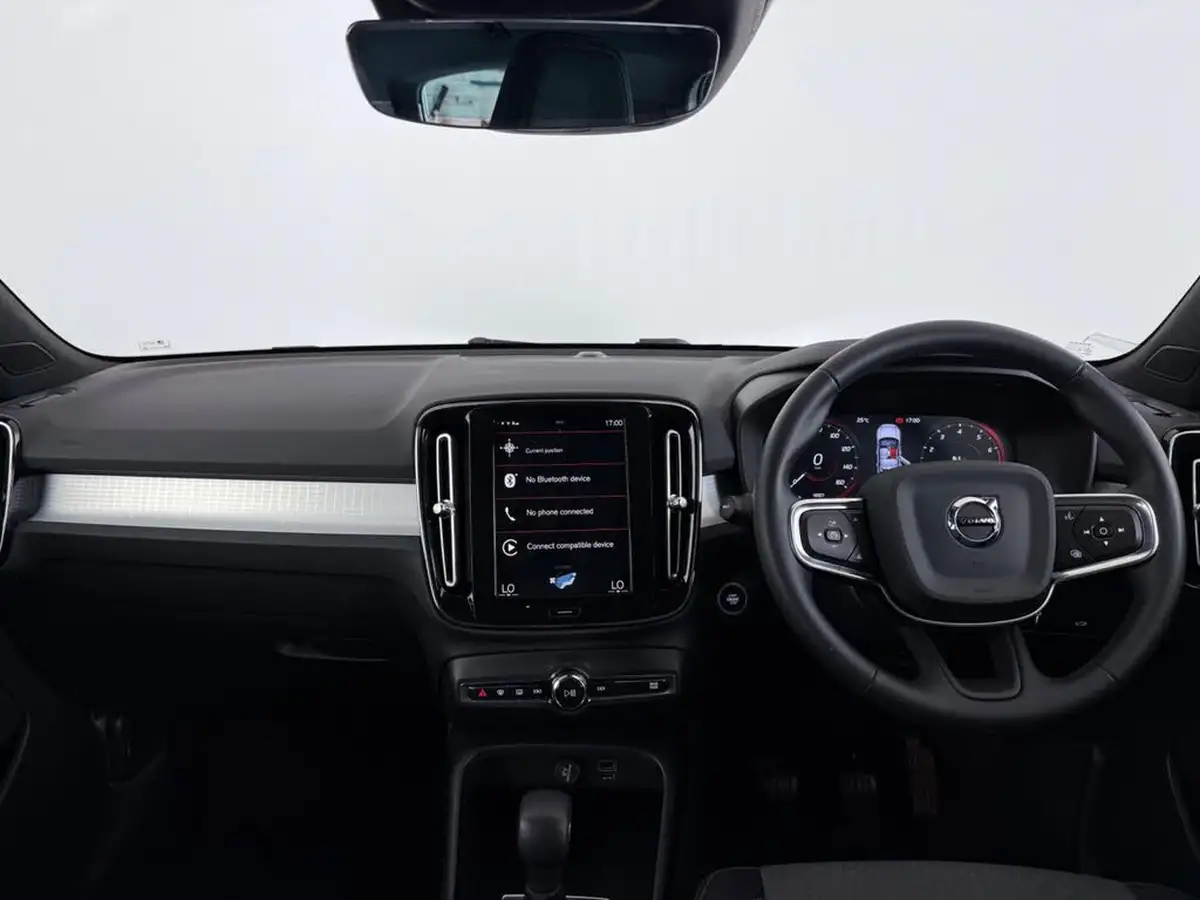 2021-volvo-xc40-15-t3-momentum-161bhp-big-18