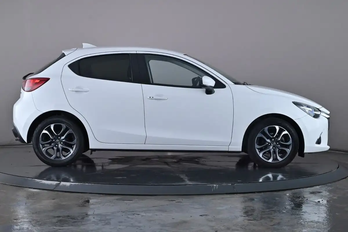 2019-mazda-mazda2-15-sport-nav-big-2
