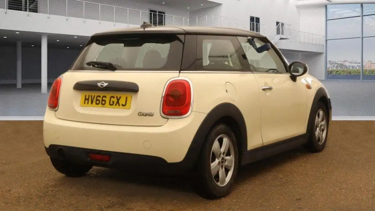 2016-mini-cooper-15-cooper-ss-hatchback-3d-big-7