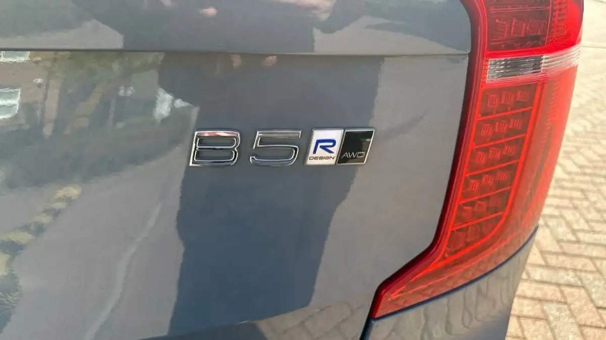 2020-volvo-xc90-20td-b5-r-design-big-35
