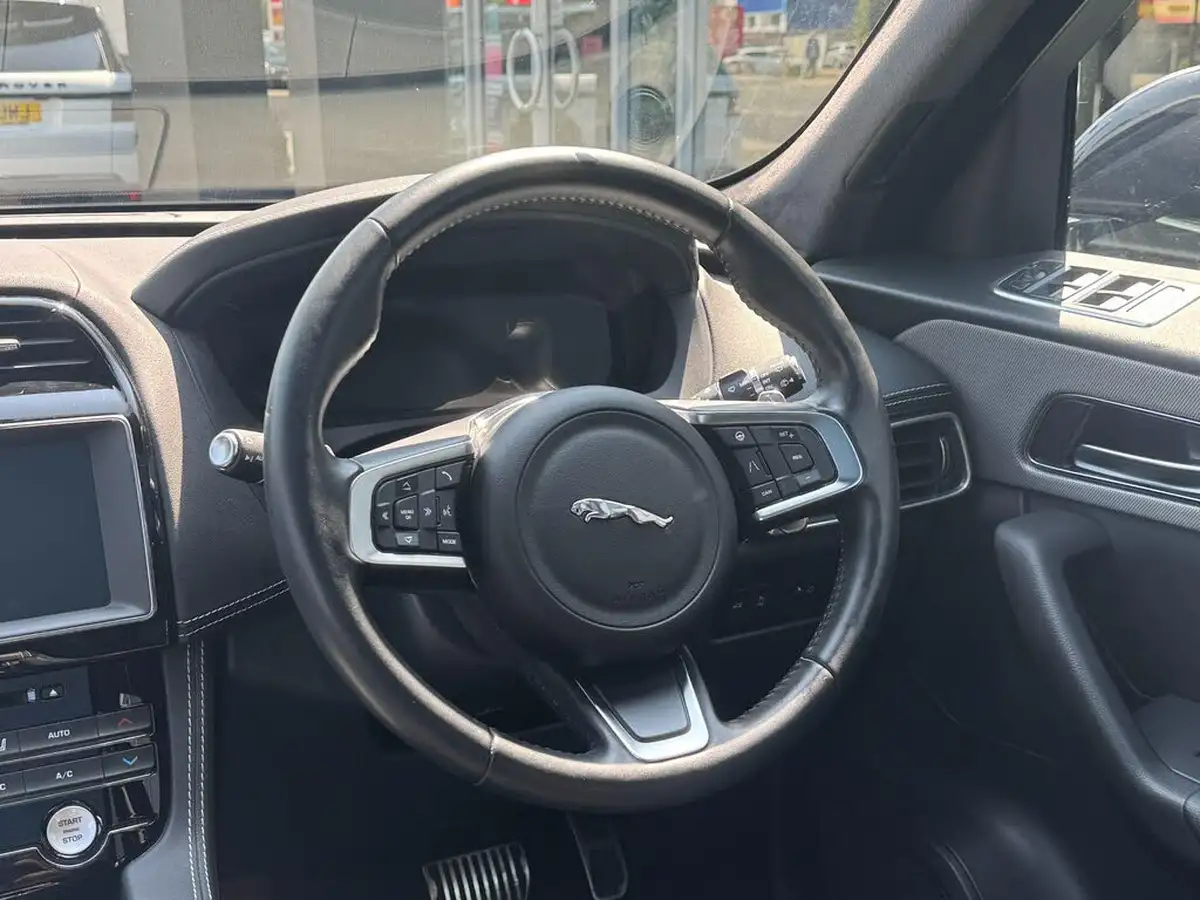2020-jaguar-f-pace-20-i4d-chequered-flag-180ps-big-23