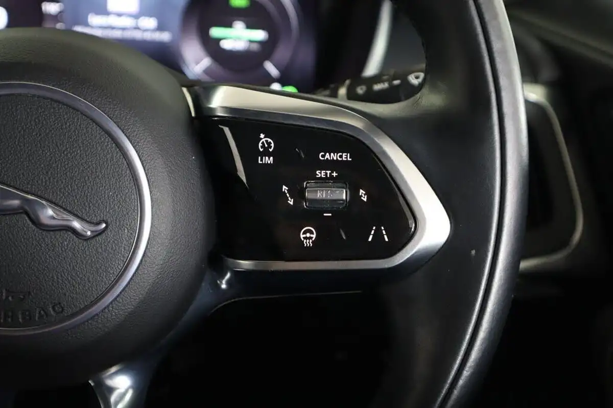 2022-jaguar-i-pace-ev400-hse-black-big-16