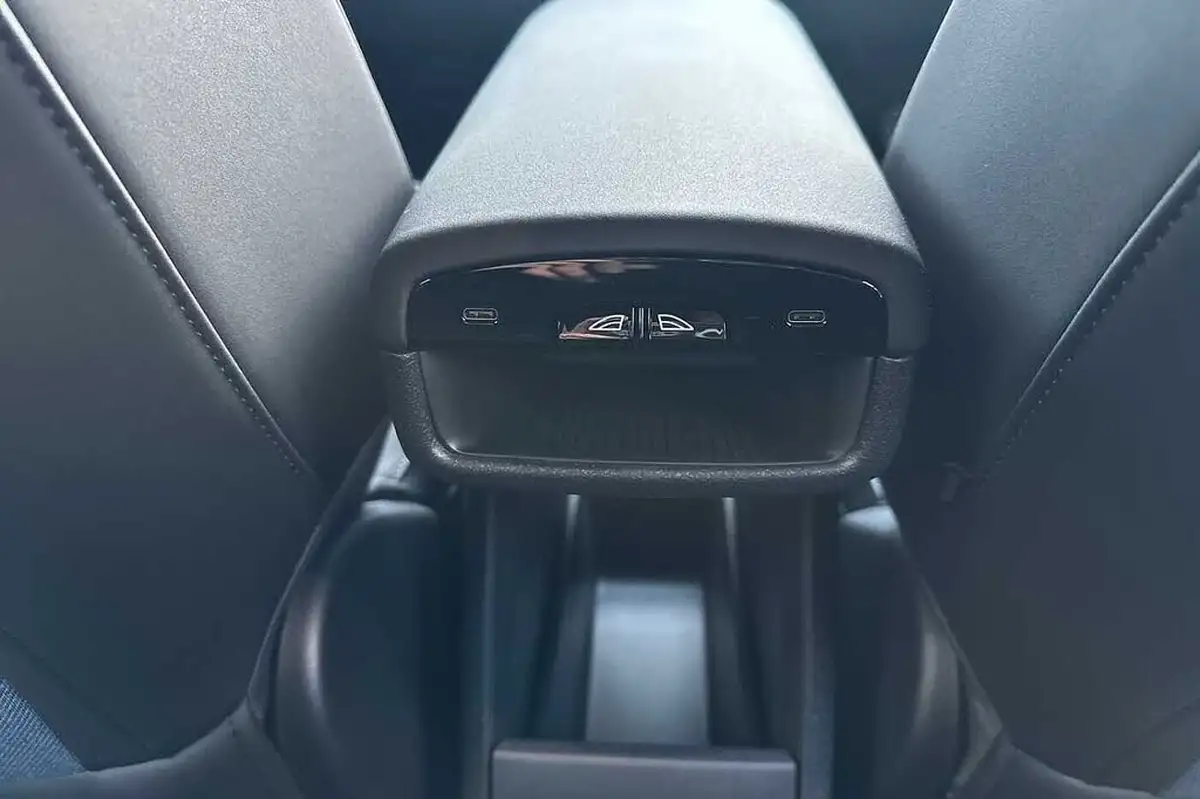 2024-volvo-ex30-e-single-motor-plus-extended-range-big-31