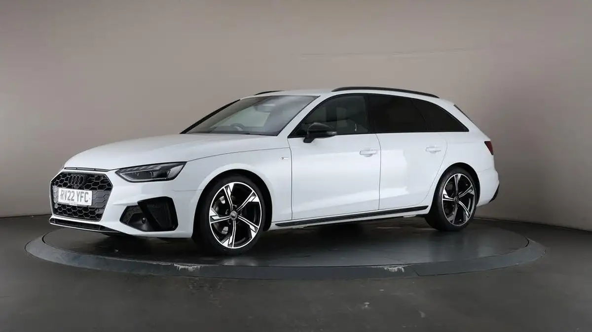 2022-audi-a4-avant-20-35-tfsi-black-edition-s-tronic-big-42