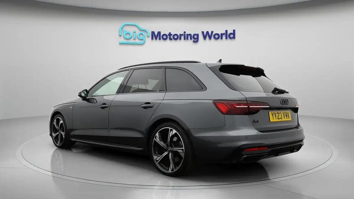 2023-audi-a4-avant-20-35-tdi-black-edition-big-5