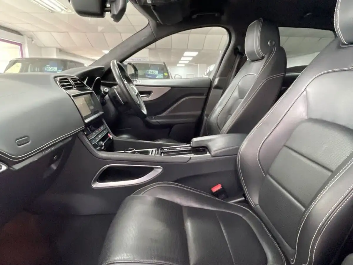 2019-jaguar-f-pace-20-i4d-r-sport-180ps-auto-big-31