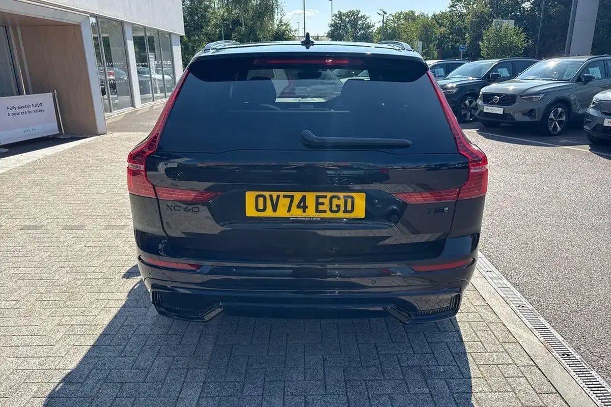 2024-volvo-xc60-20-t8-ultra-black-edition-big-7