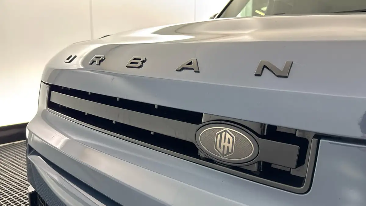 2024-land-rover-110-defender-30-d300-x-dynamic-hse-big-35