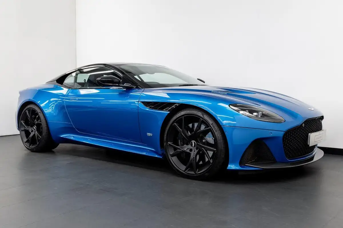 2019-aston-martin-dbs-52-v12-superleggera-big-0