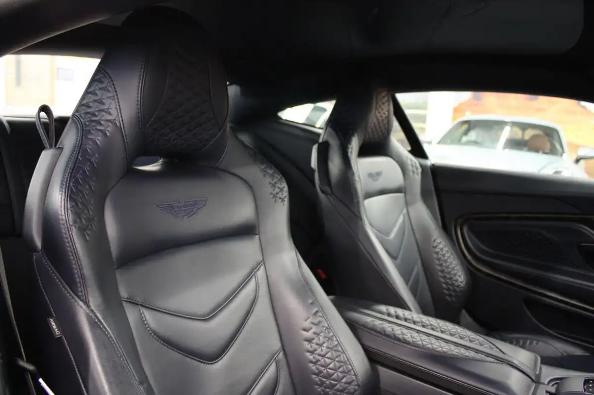 2019-aston-martin-dbs-52-v12-superleggera-big-28