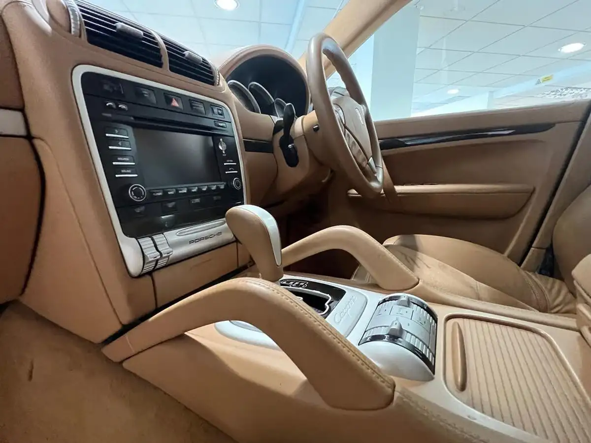 2008-porsche-cayenne-48-turbo-s-big-38