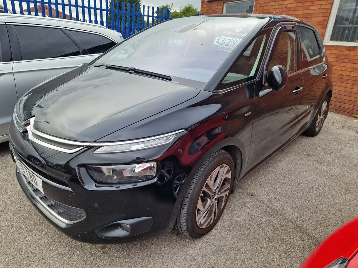 2013-citroen-c4-picasso-16e-hdi-exclusive-big-0
