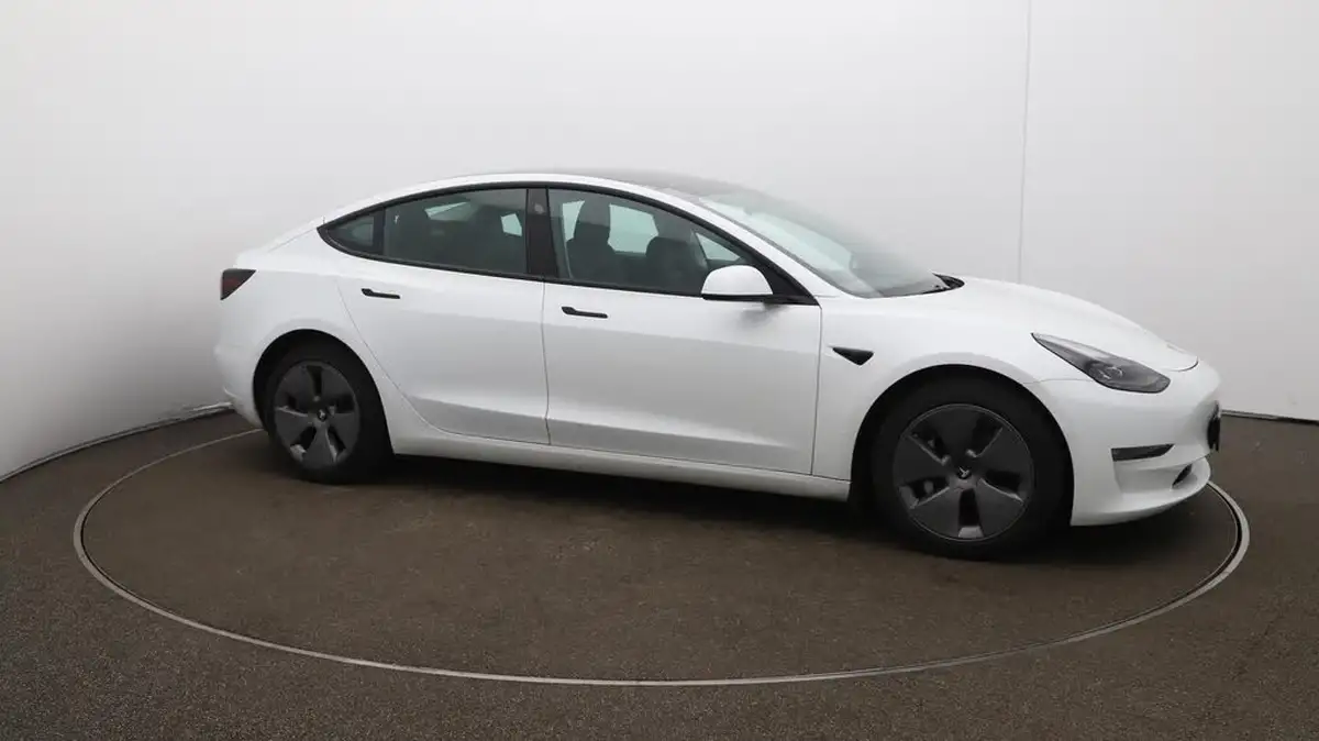 2021-tesla-model-3-e-long-range-awd-big-45