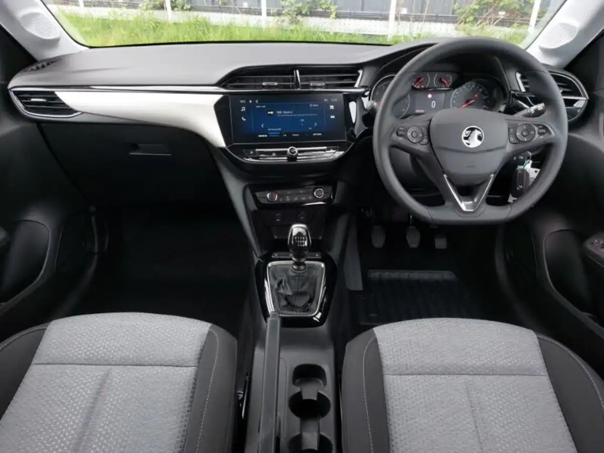2025-vauxhall-corsa-12-turbo-design-100ps-big-2