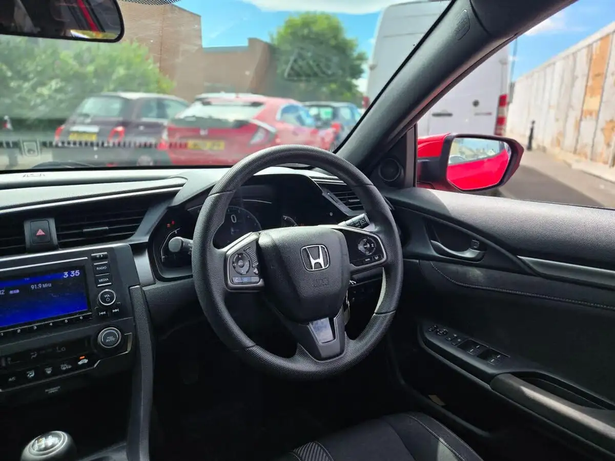 2018-honda-civic-10-vtec-turbo-se-126ps-hatchback-5d-big-24