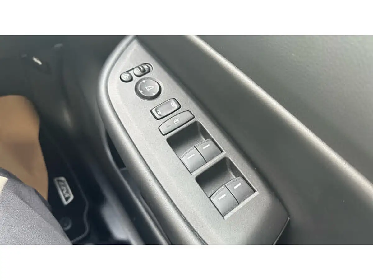 2023-honda-jazz-15-i-mmd-advance-big-24