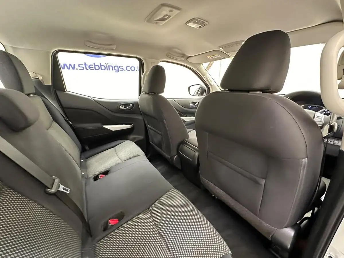 2021-nissan-navara-23dci-tt-acenta-double-big-16
