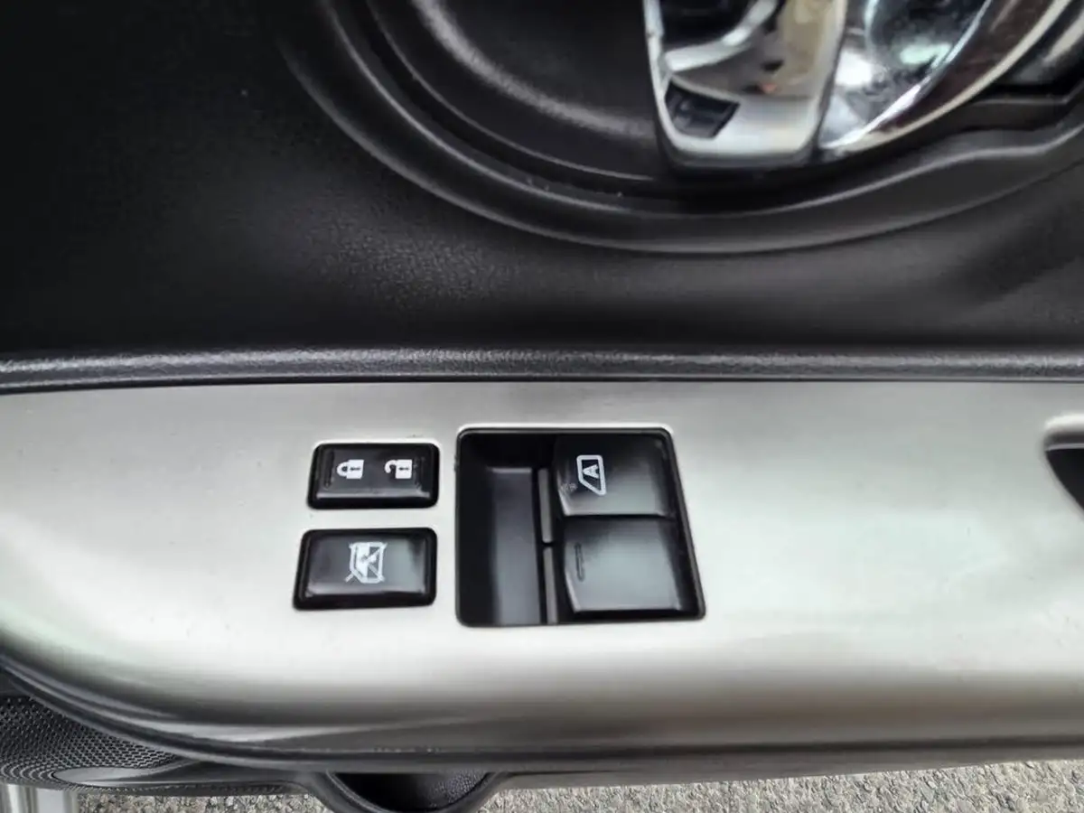2015-nissan-micra-12-acenta-80ps-big-14