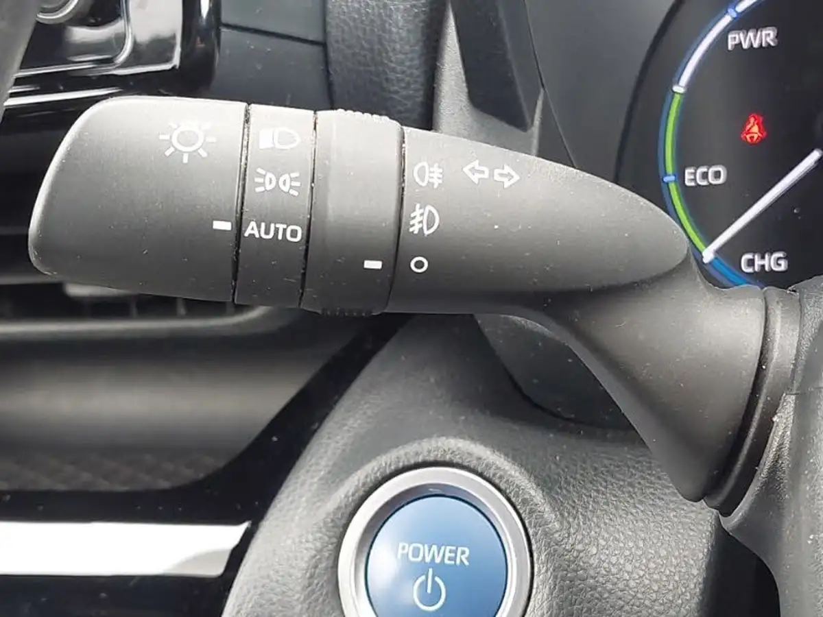 2021-toyota-yaris-15-vvt-i-design-panoramic-roof-big-16