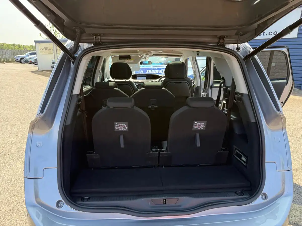 2017-citroen-grand-c4-picasso-20bluehdi-flair-big-24
